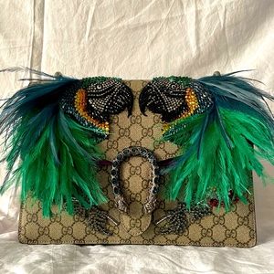 Gucci Dionysus GG Supreme Medium Shoulder Bag